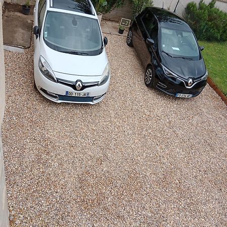 Le Clos Des Feugrais - Calme & Confort Saint-Aubin-lès-Elbeuf エクステリア 写真