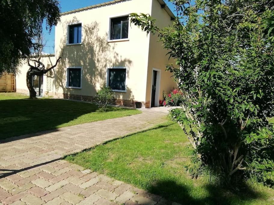 Le Clos Des Feugrais - Calme & Confort Saint-Aubin-lès-Elbeuf エクステリア 写真