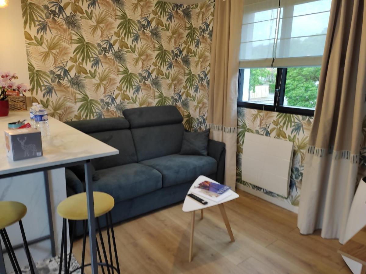 Le Clos Des Feugrais - Calme & Confort Saint-Aubin-lès-Elbeuf エクステリア 写真